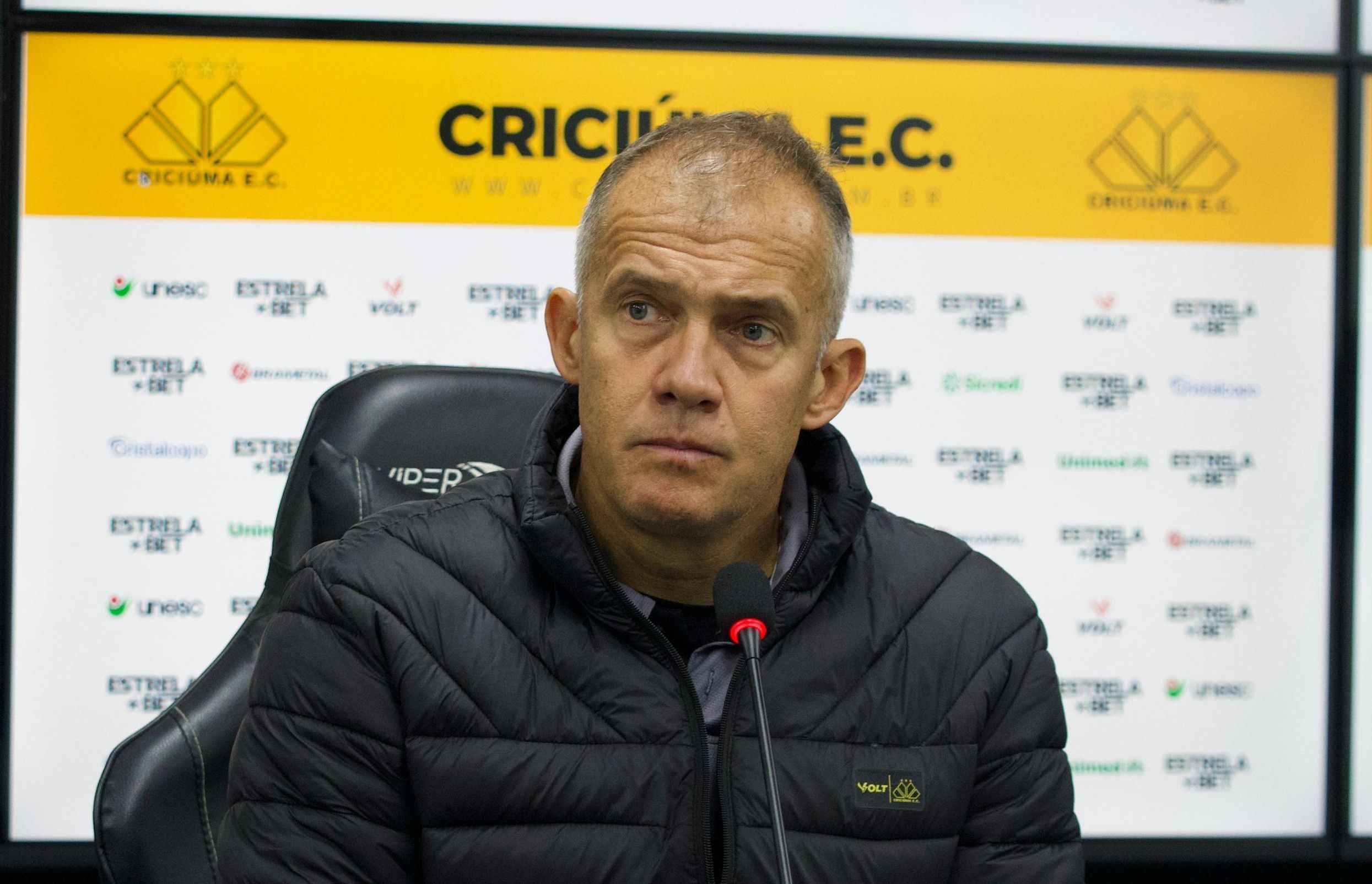 Eduardo Baptista manda recado à diretoria do Criciúma sobre reforços