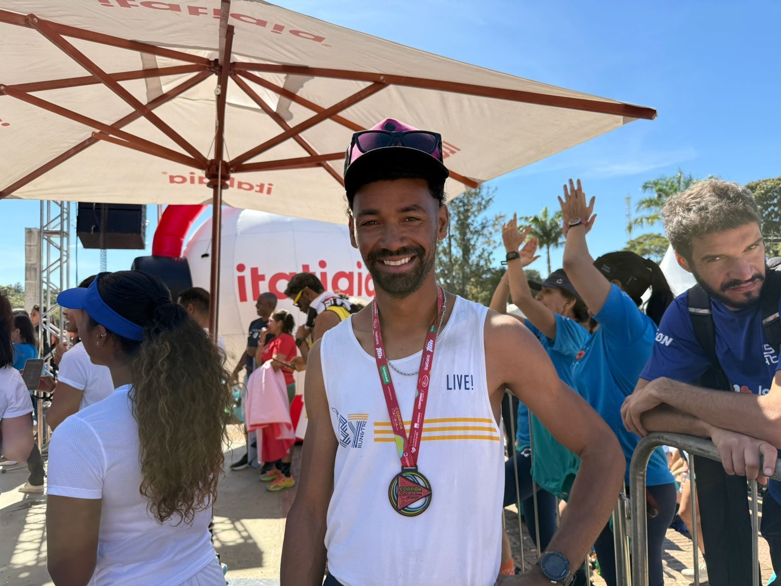 Pódio da Corrida Itatiaia 2025 tem atleta que participou de duas categorias e venceu em ambas
