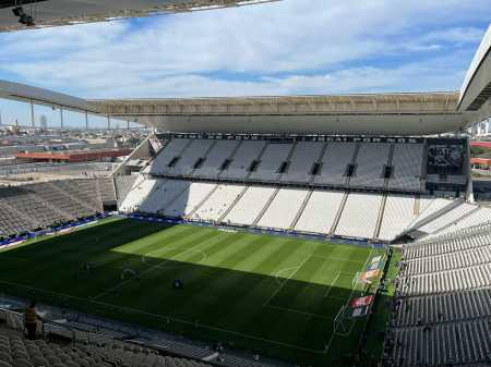 Neo Química Arena será o palco do duelo deste domingo (3)