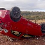 Mulher fica ferida após carro capotar na MGC-135 em Mirabela