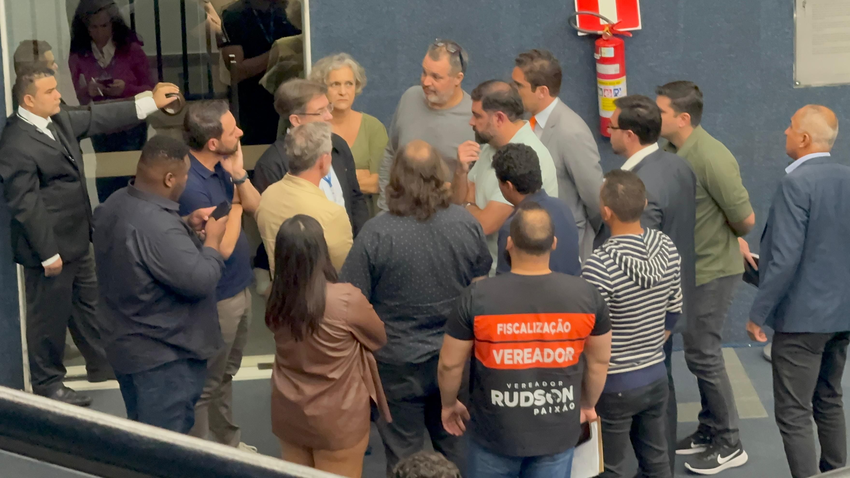 LDO passa por ‘guerra de emendas’ e votação na Câmara de BH fica para esta terça