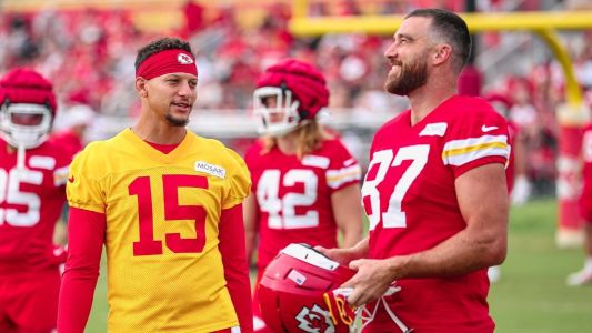 Patrick Mahomes e Travis Kelce estarão com os Chiefs no Brasil para duelo contra os Chargers, em São Paulo, no dia 5 de setembro