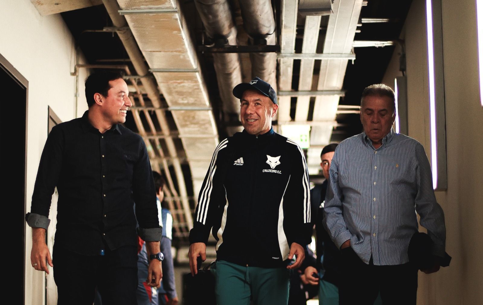 Dirigente do Cruzeiro admite janela 'difícil', mas garante reforços