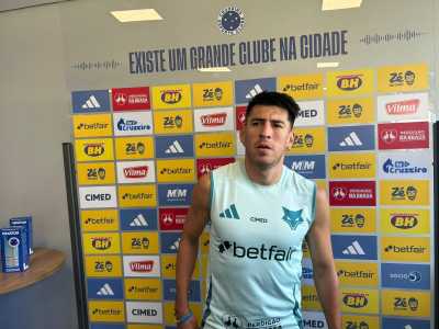 Lucas Villalba, zagueiro do Cruzeiro, durante entrevista na Toca da Raposa II