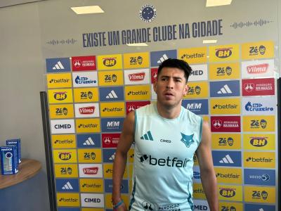 Lucas Villalba, zagueiro do Cruzeiro, durante entrevista na Toca da Raposa II