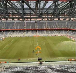 Arena da Baixada em preparação para receber o jogo pelas oitavas da Copa do Brasil