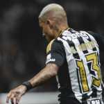 Novidade na escalação contra o Flamengo, Arana volta a atuar pelo Atlético após 17 dias