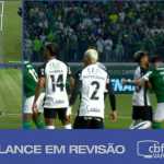 Titular do Palmeiras dá cabeçada em jogador do Corinthians e é expulso
