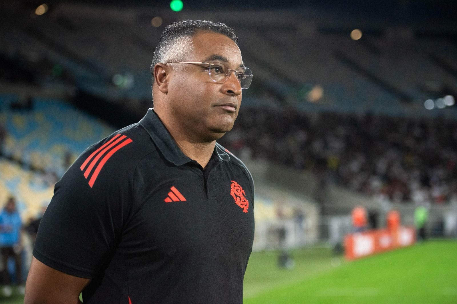 Roger Machado manda recado após falha de Ronaldo na eliminação do Inter