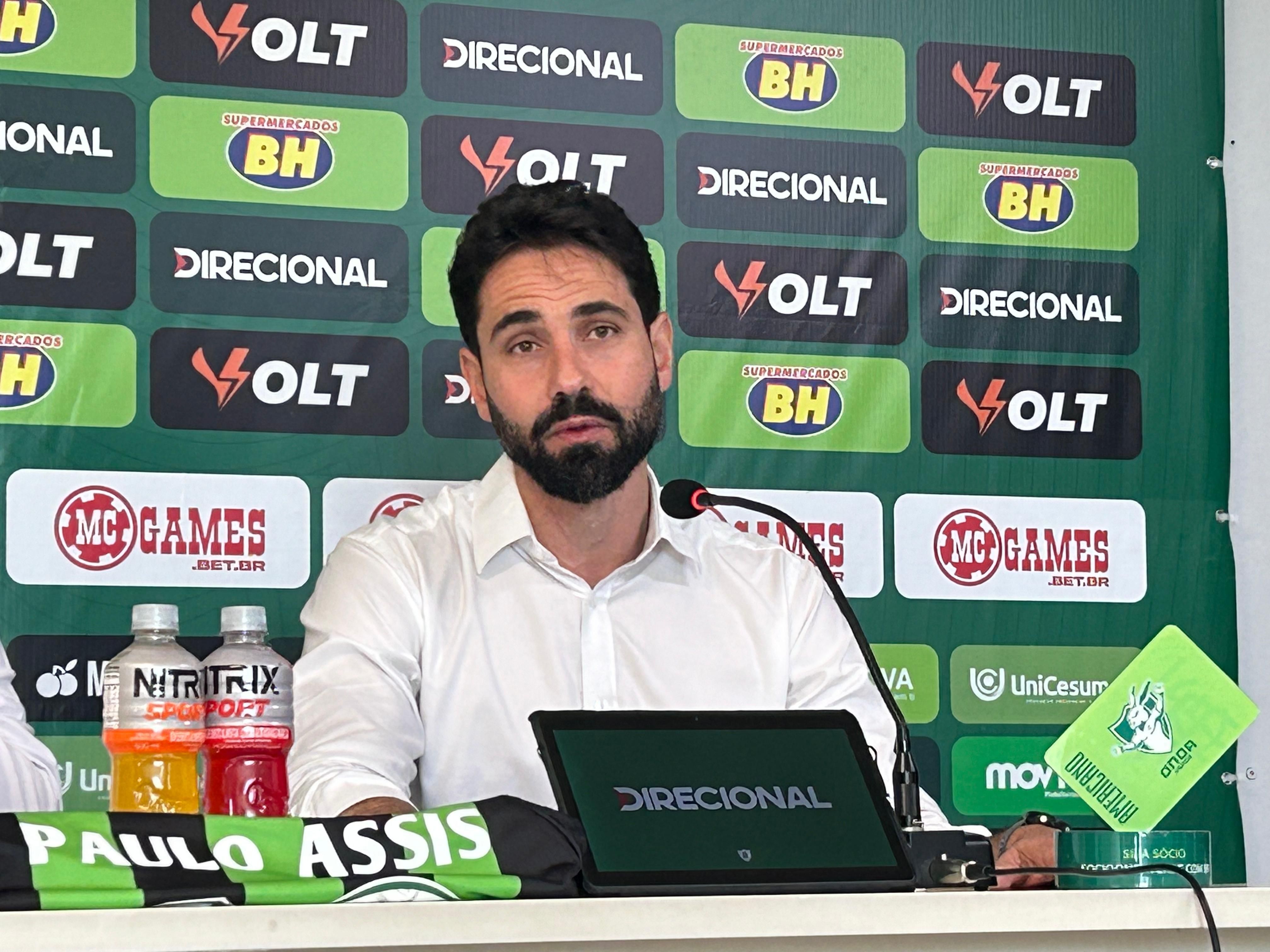 América: Paulo Assis abre o jogo sobre possível efetivação de Giacomini como técnico