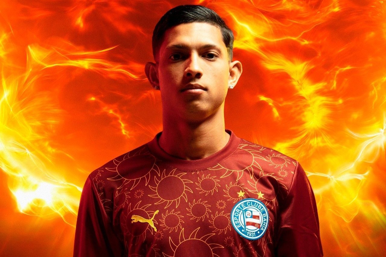 Bahia lança nova camisa com homenagem ao cineasta Glauber Rocha