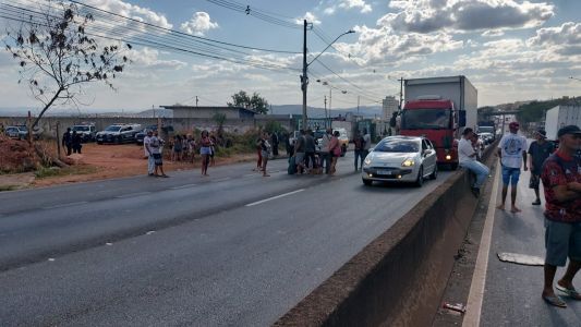 Manifestação na Via Expressa, na Grande BH