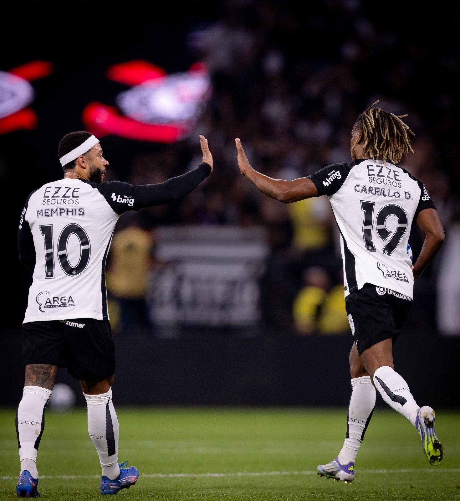 Corinthians: veja o tempo de recuperação estimado para Carrillo e Memphis