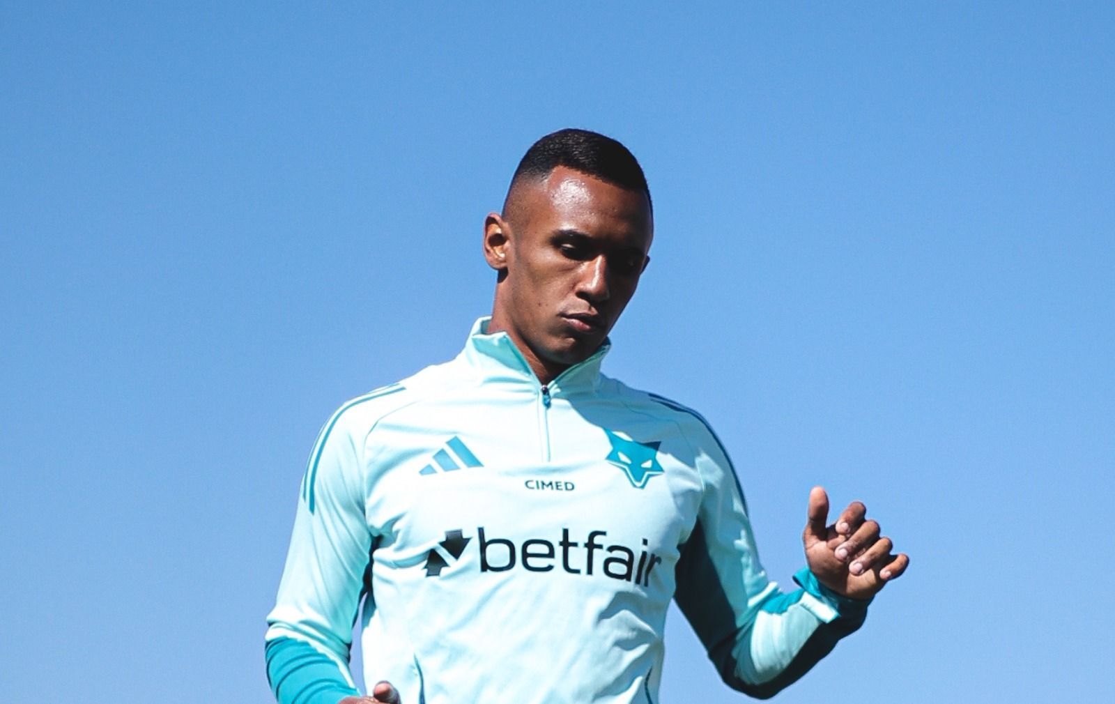 De olho no Santos, Cruzeiro abre preparação em Maceió após classificação