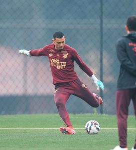 A começar por Santos, time do Athletico-PR deve ser o mesmo que eliminou o São Paulo na Copa do Brasil