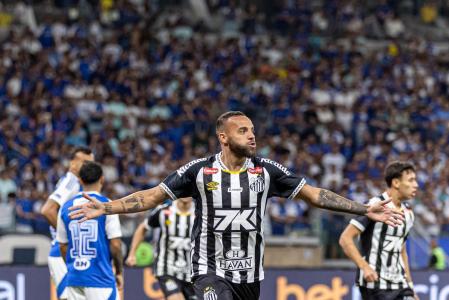 Guilherme marcou gol no jogo entre Cruzeiro e Santos