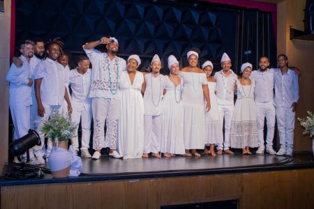 O Ofainan é um coletivo musical que transforma a musicalidade ancestral dos terreiros de candomblé em experiências sonoras contemporâneas