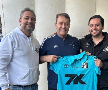 Alexandre Mattos, Pedro Lourenço e Marcelo Teixeira Filhos antes de Cruzeiro x Santos