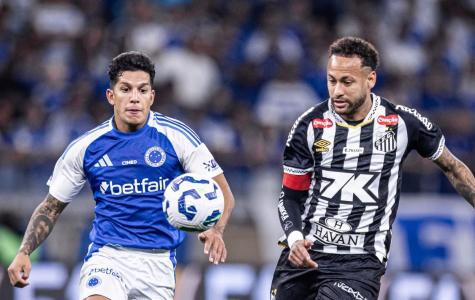 Lucas Romero e Neymar em ação na partida entre Cruzeiro e Santos