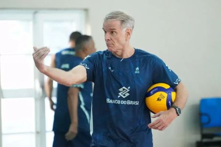 De olho no Mundial, Bernardinho convoca 16 atletas para treinos preparatórios