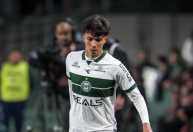 Coritiba estuda empréstimo de joia que perdeu espaço com Fernando Seabra
