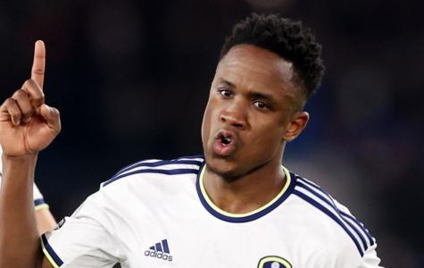 Luis Sinisterra, alvo do Cruzeiro, durante passagem pelo Leeds United
