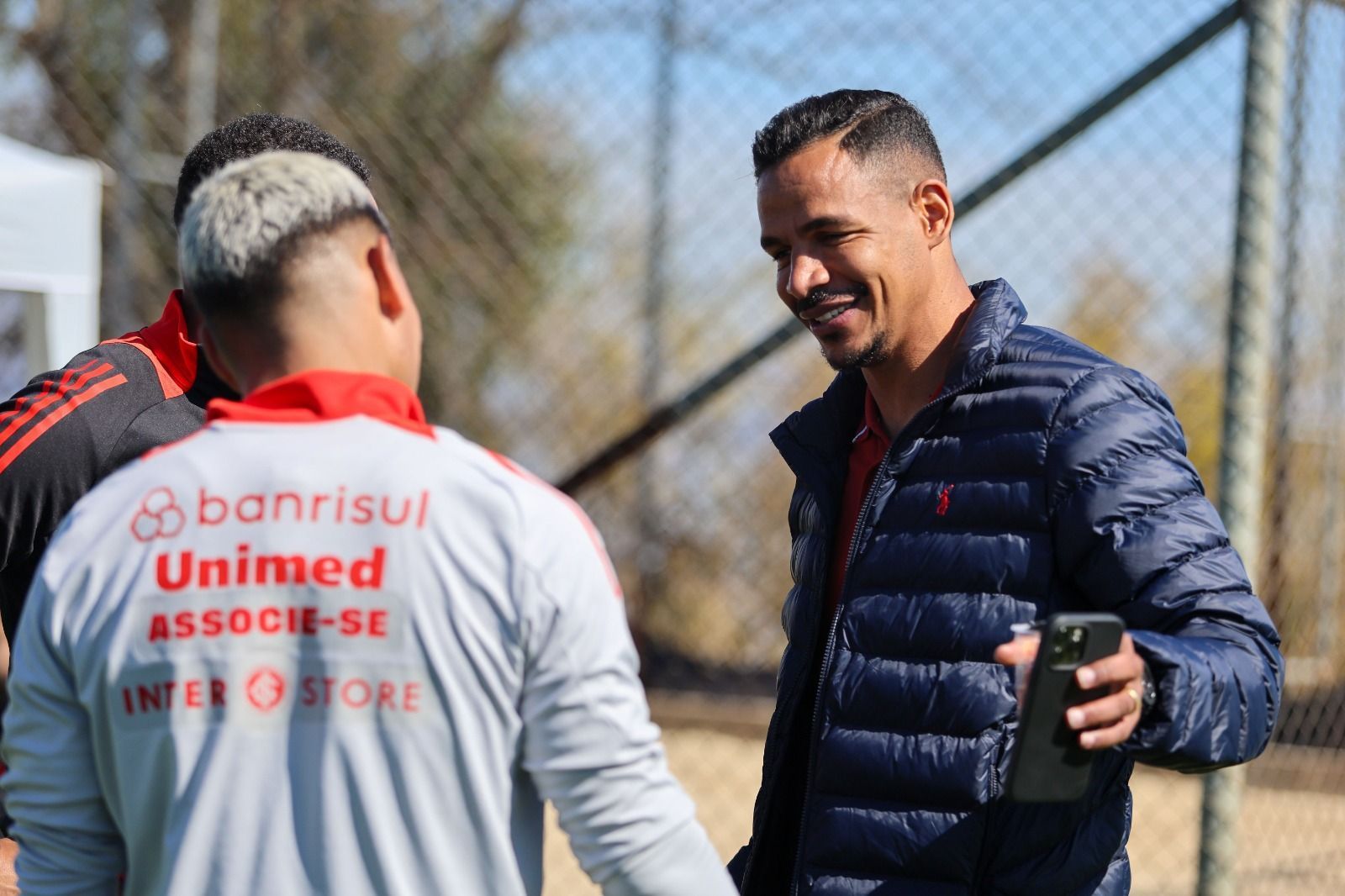 Fernando se despede do Inter em visita ao CT Parque Gigante; veja imagens