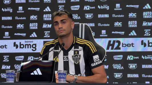 Renier foi apresentado no Atlético nesta terça (12)