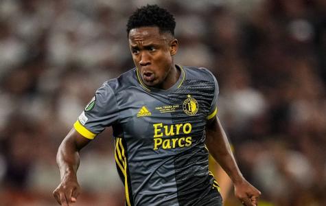 Luis Sinisterra durante jogo pelo Feyenoord na Conference League de 2021/22