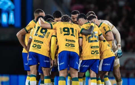 Jogadores do Mirassol reunidos antes de jogo pelo Campeonato Brasileiro