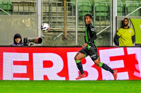 América renova contrato de lateral-direito; novo vínculo será até 2027