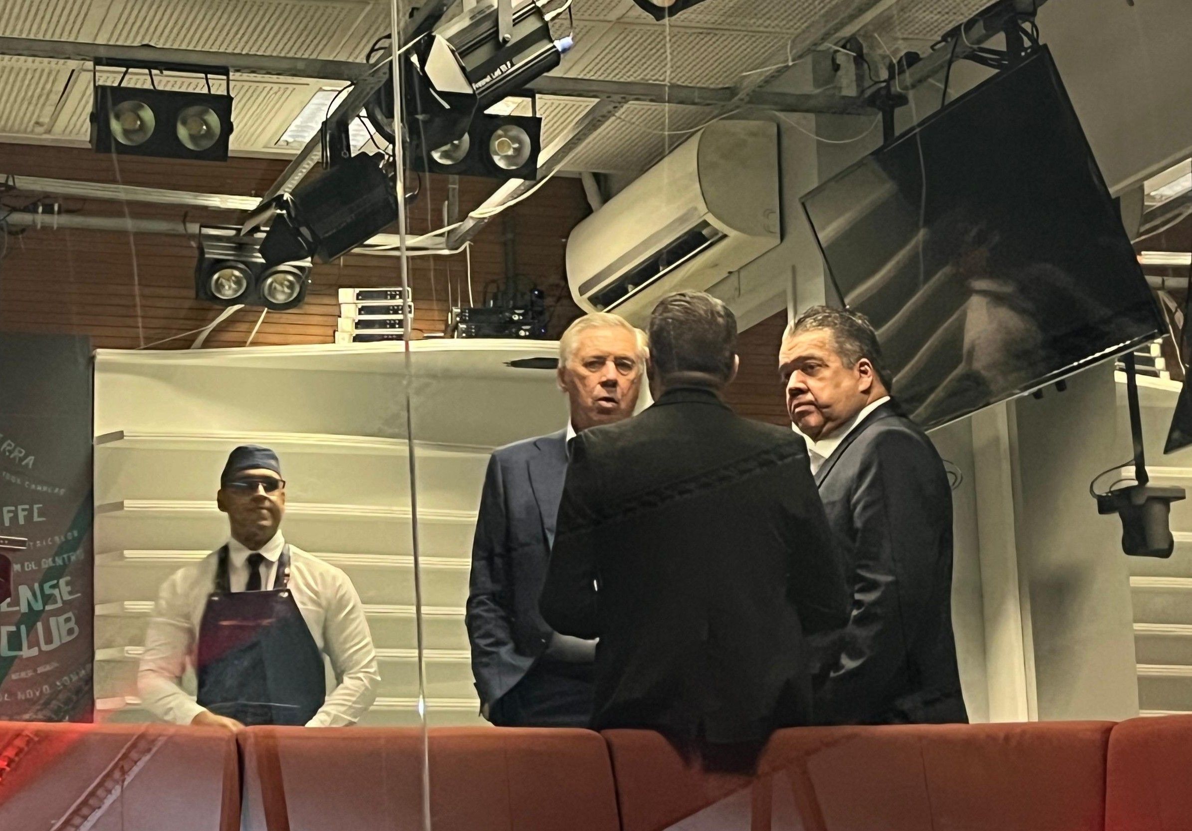 Ancelotti marca presença no Maracanã para acompanhar Flamengo x Inter pela Libertadores