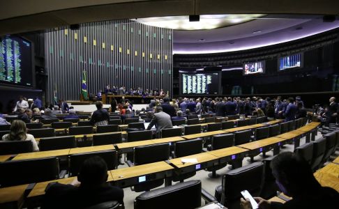 Proposta foi votada e discutida no Plenário da Câmara dos Deputados nessa quarta-feira (13)