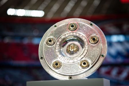 Troféu entregue ao campeão da Bundesliga