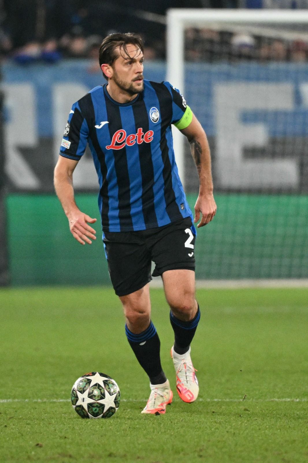 Rafael Tolói chega ao Brasil para fazer exames e assinar com o São Paulo