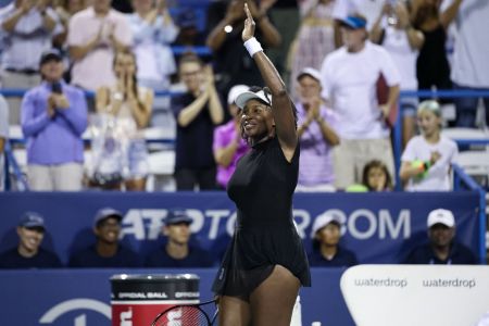 Venus Williams se torna tenista mais velha a disputar o US Open em 44 anos