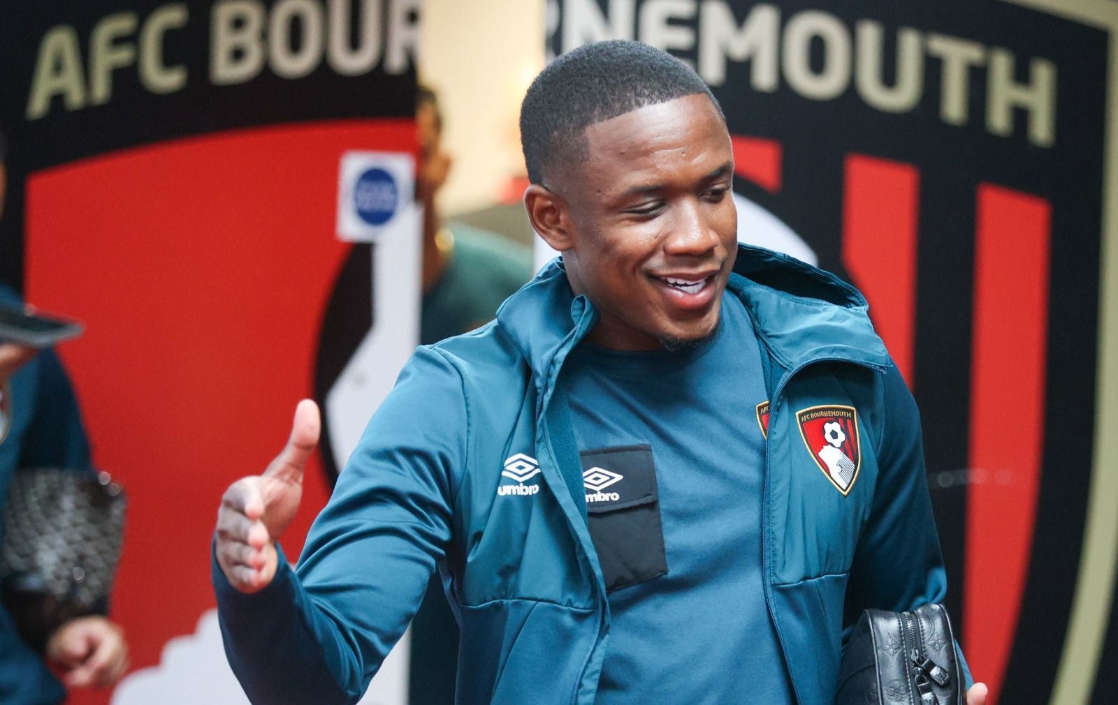 Cruzeiro de olho: técnico do Bournemouth abre o jogo sobre futuro de Sinisterra