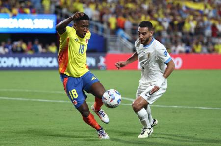 Luís Sinisterra durante jogo da Colômbia contra o Uruguai pela Copa América • Jared C. Tilton / GETTY IMAGES NORTH AMERICA / Getty Images via AFP