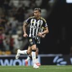 Com futuro indefinido no Atlético, meia não conseguiu volta por cima em retorno ao Brasil