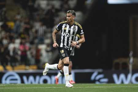 Camisa usada por Reinier em estreia será destinada ao acervo do museu do Atlético