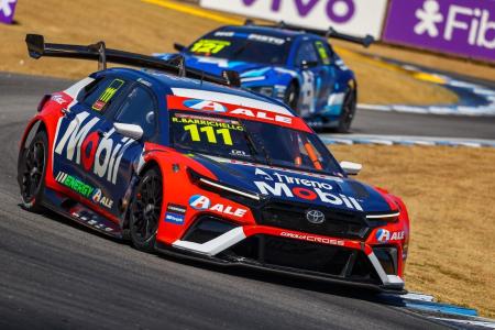 Rubens Barrichello em ação na temporada 2025 da Stock Car