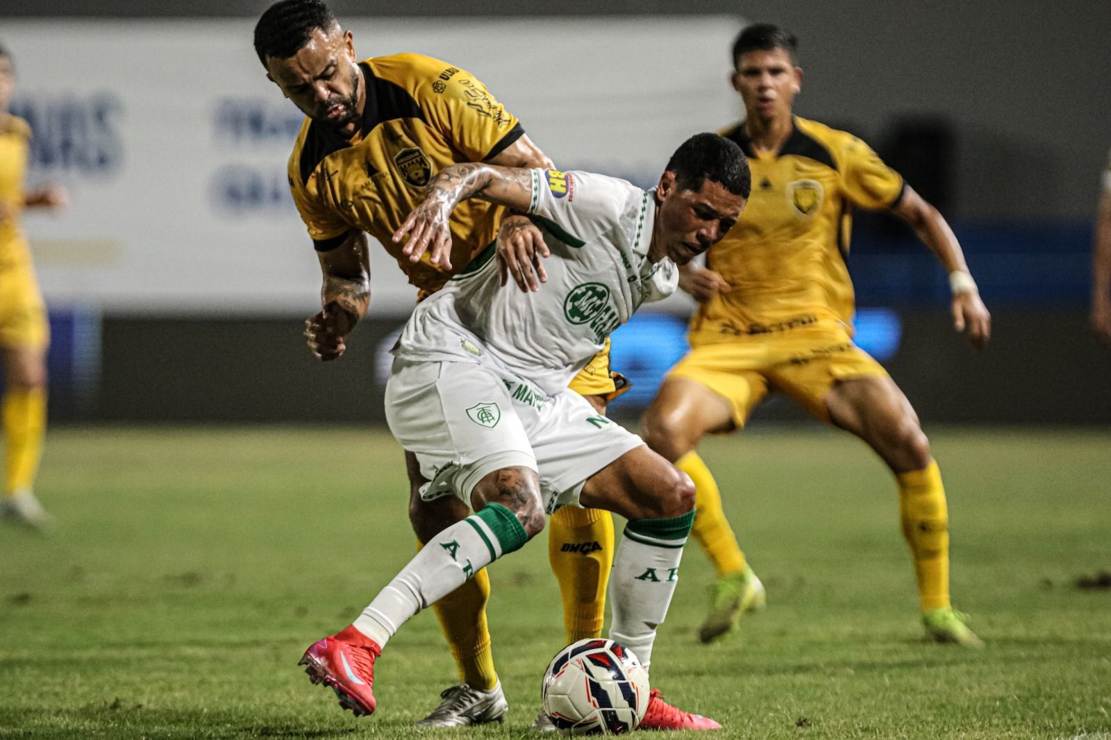 América iguala Athletico-PR e tem pior estatística da Série B; veja números