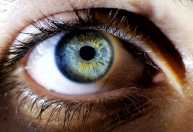 Ceratopigmentação: cirurgia para mudar a cor dos olhos pode causar danos permanentes