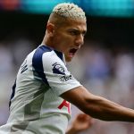 Richarlison marca gol antológico, e Tottenham vence Burnley em estreia pelo Inglês