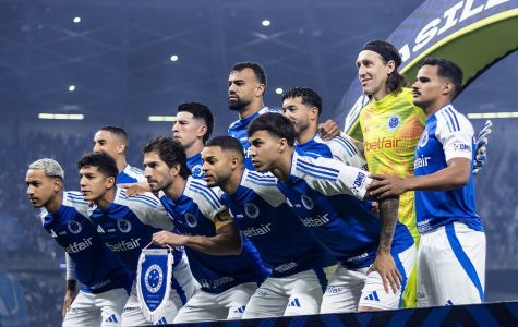 Jogadores do Cruzeiro perfilados antes de jogo pelo Campeonato Brasileiro