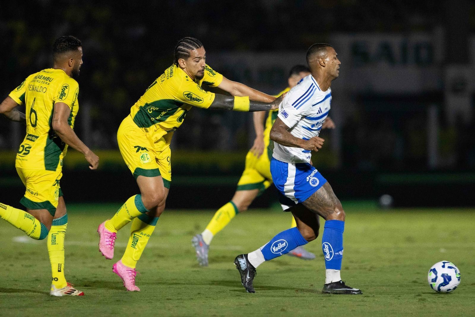 Walace volta a ser titular do Cruzeiro após quase três meses; veja números