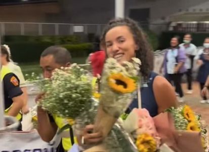 Gabi é destaque do Brasil em chegada à Tailândia para o Mundial Feminino de Vôlei