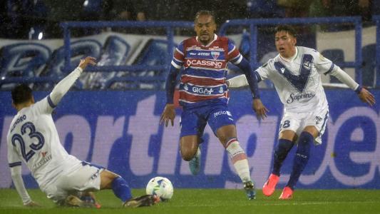 Bruno Pacheco em campo contra o Vélez Sarsfield-ARG