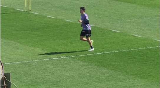 Alê, do América, trabalha em campo no CT Lanna Drumond