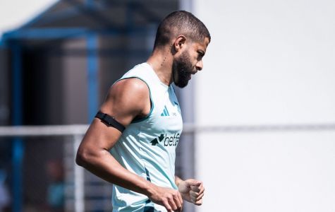 João Marcelo, zagueiro do Cruzeiro, durante treinamento